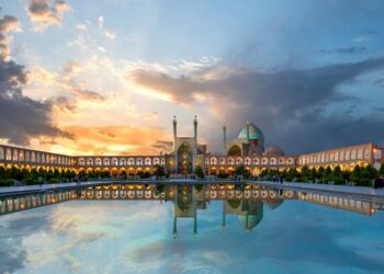 فعالان گردشگری اصفهان، مبشر فرهنگ ایرانی به تاجیکستان