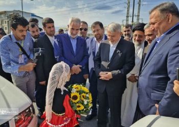 وزیر در جمع مازنی ها