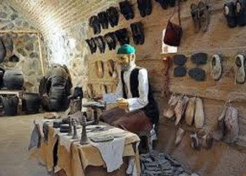 بازدید رئیس سازمان مدارس و مراکز غیردولتی و توسعه مشارکت‌های مردمی از موزه ملی کار