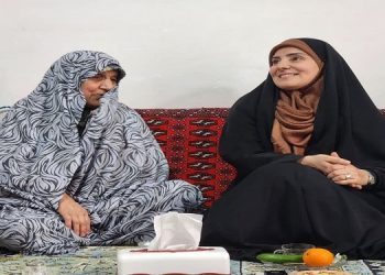 دیدار وزیر راه و شهرسازی با خانواده شهید جلال شیرازی