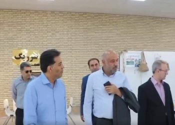 بازدید وزیر تعاون، کار و رفاه اجتماعی از بازارچه دائمی مشاغل خانگی بندرعباس