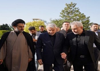وزیر میراث‌فرهنگی، گردشگری و صنایع‌دستی وارد قزوین شد و در بدو ورود با حضور در گلزار شهدا و استقبال رسمی مقامات استانی، برنامه‌های سفر یک‌روزه خود به این استان را آغاز کرد.