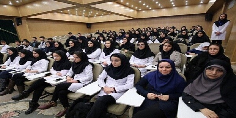 پذیرش دانشجوی پزشکی پولی اولویت وزارت بهداشت نیست
