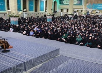 دیدار هزاران نفر از زنان و دختران با رهبر انقلاب