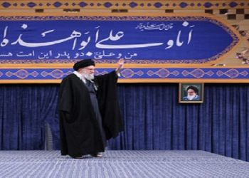 دیدار خانواده شهدای اقتدار با رهبر انقلاب در روز میلاد امیرالمومنین علیه‌السلام