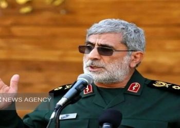 قاآنی: تشییع امام شهیدان در عراق خط سرخ خونخواهی را پررنگ‌تر می کند