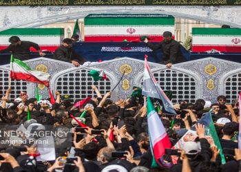 بدرقه امام خامنه‌ای، هزینه‌ شیعه را برای دشمن «غیرقابل تصور» می‌کند