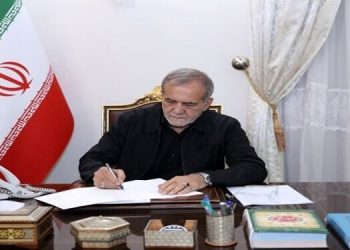 پزشکیان در پیامی درگذشت مادر شهیدان مظفر را تسلیت گفت