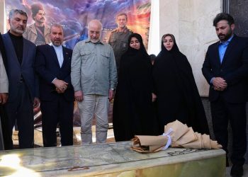 ادای احترام قالیباف به سردار مقاومت ملی رئیسعلی دلواری