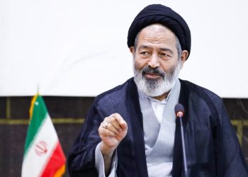 آیت‌الله شبیری زنجانی: پیوند علم و معنویت ضروری است