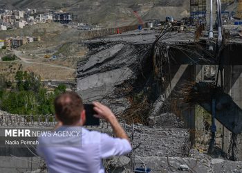 کلاس درس عمران دانشگاه خوارزمی در پل B۱ کرج برگزار شد