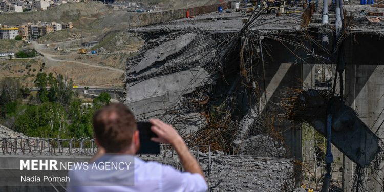 کلاس درس عمران دانشگاه خوارزمی در پل B۱ کرج برگزار شد