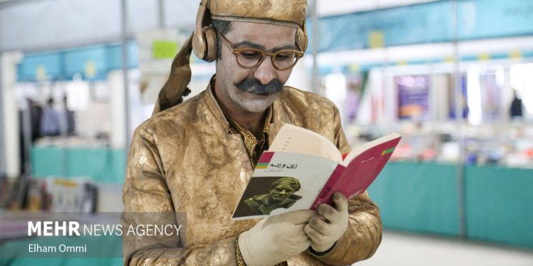 نمایشگاه بین‌المللی کتاب کردستان با ۹۰ هزار جلد کتاب؛ اینفوگرافیک جذاب!