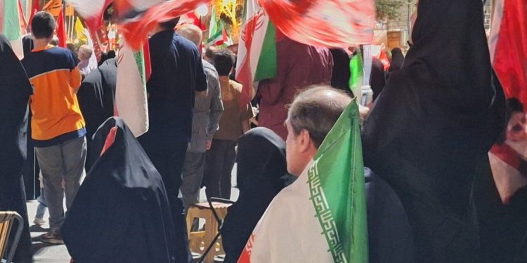 ۲۰۵ شب بیعت با ولایت؛ تجدیدعهد مردم اراک با رهبر معظم انقلاب
