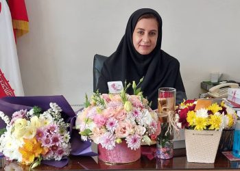 معلم؛ معمارِ هویتِ گمشده