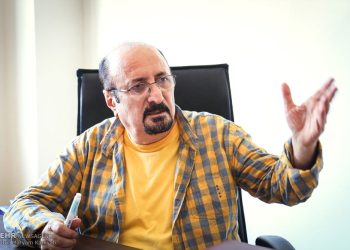 پدرم تا آخرین لحظه‌ها در سلامتی کامل بود؛ شایعه «بیماری» را رد می‌کنم