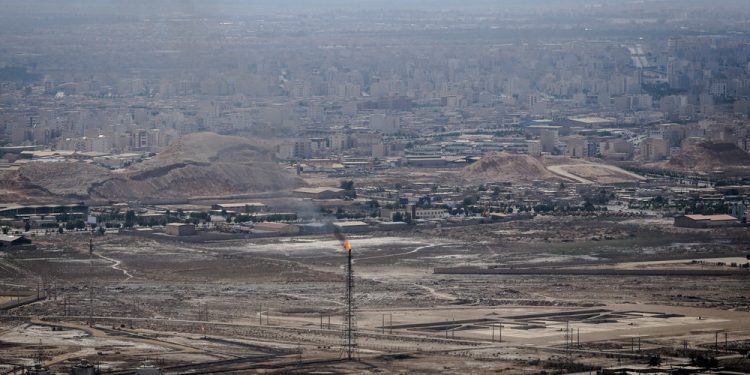 هواشناسی: ۷ شهر خوزستان در وضعیت نارنجی و ناسالم قرار دارند