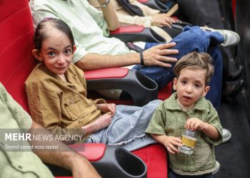 تأمین پانسمان بیماران «ای بی» + فیلم