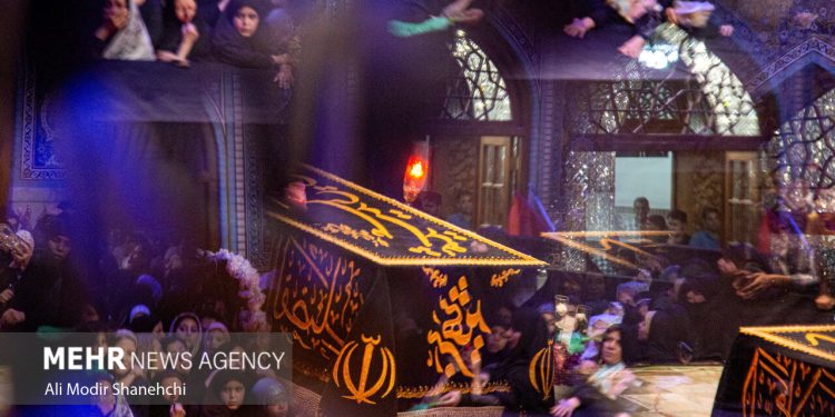 هنرمندان با آرمان‌های انقلاب اسلامی در مزار رهبر شهید تجدید پیمان کردند