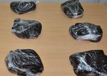 کشف تریاک از دو خودرو در قروه
