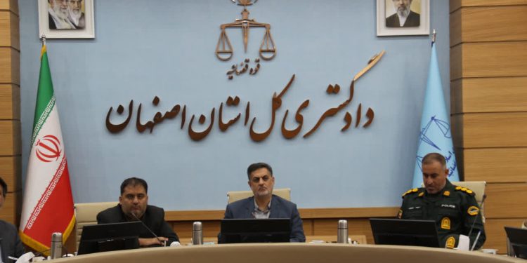 وصول ۳۱۹۰ میلیارد تومان جزای نقدی از پرونده‌های قاچاق کالا و ارز در اصفهان