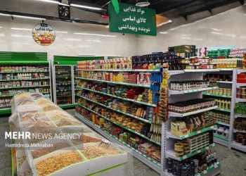 بازار تحت کنترل است؛ هیچ کمبودی در کالاهای اساسی نداریم