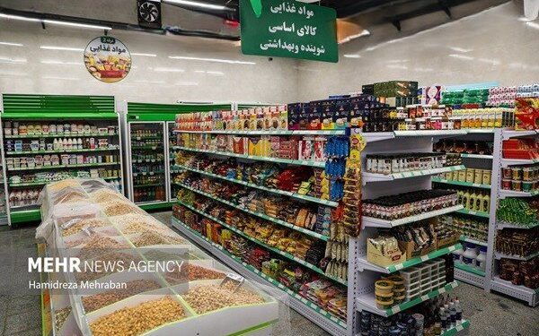 بازار تحت کنترل است؛ هیچ کمبودی در کالاهای اساسی نداریم