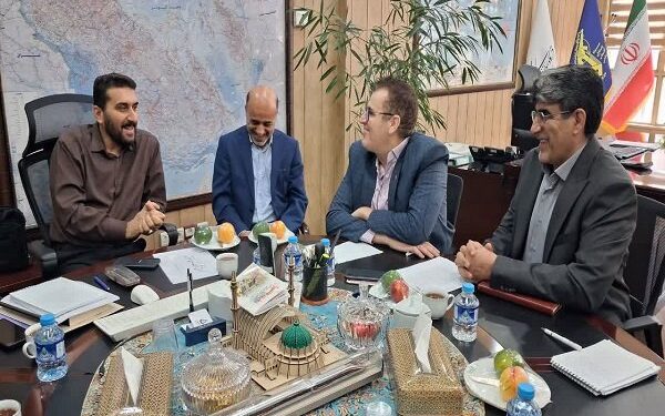 «مردم لرستان خواستار ساخت و تکمیل بیمارستان نیایش هستند»