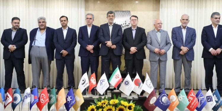 تجلیل از ۴۵ برگزیده صنعت، معدن و تجارت یزد