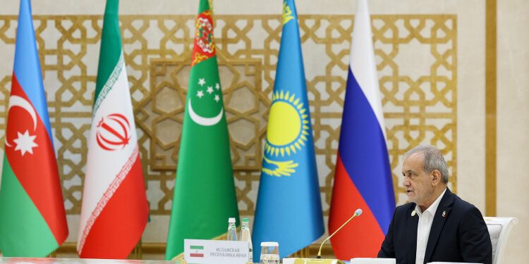 ایران: نیاز به تدوین برنامه‌ای برای مقابله با کاهش سطح آب دریای خزر