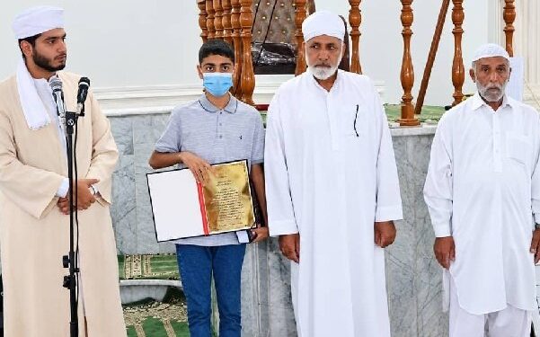 تجلیل از رتبه ۷۸ کنکور تجربی در جاسک