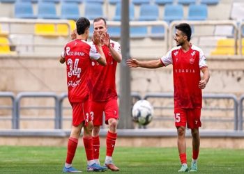 پرسپولیس با سه گل فولاد هرمزگان را شکست داد