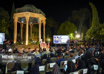 یادبود حافظ در شیراز برگزار می‌شود