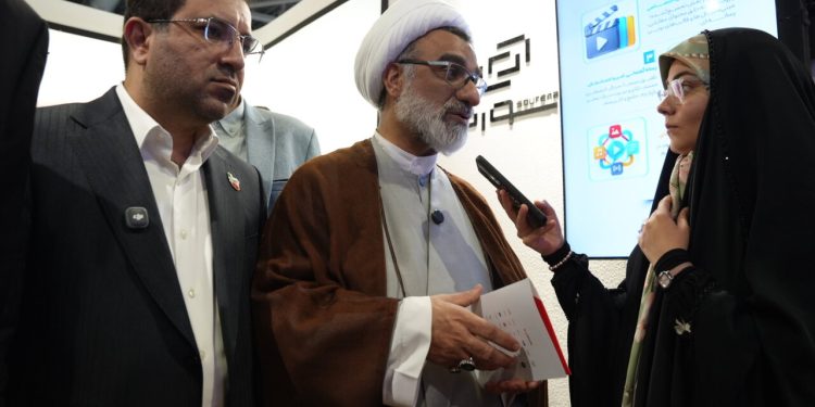 عملکرد حوزه هنری در بهره‌گیری از صنایع خلاق برای نمایش جنایات جنگی قابل توجه بود
