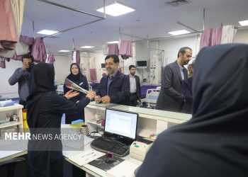 استاندار قم از زحمات پرستاران بیمارستان فرقانی قدردانی کرد