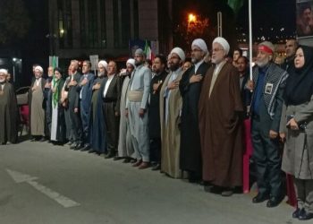 اجتماع شبانه ۲۳۲ سنندجی‌ها در حمایت از رهبری و انقلاب
