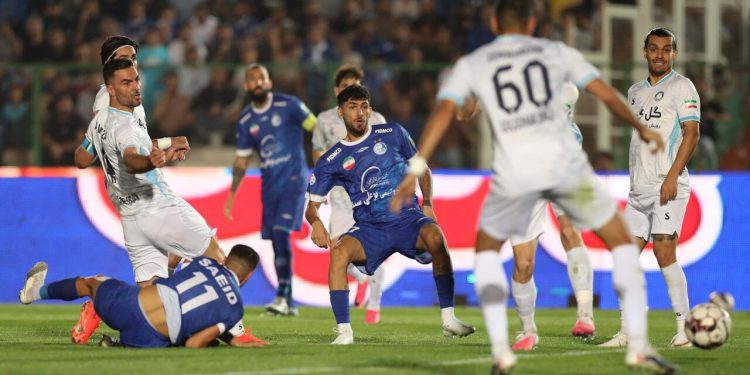پیروزی دشوار اما لذت‌بخش آبی‌ها مقابل گل‌گهر؛ استقلال به پرسپولیس نزدیک‌تر شد!