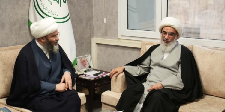 نشست امام جمعه بوشهر با رئیس سازمان تبلیغات اسلامی
