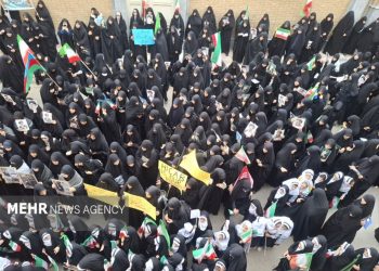 تجمع اعتراضی جامعه‌الزهرا برای حمایت از حق تحصیل بانوان آذربایجانی