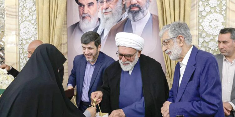 تجلیل از ۶۰ نخبۀ مدال‌آور المپیادهای علمی و برترین‌های کنکور در مشهد