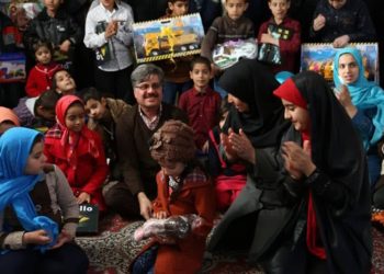 در حصارِ امنِ لبخندها؛ طنینِ عشق و امید