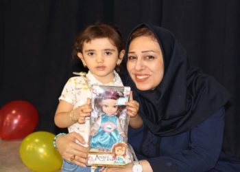 آغوشِ پرمهرِ مادری؛ پناهی برای رویاهای کودکان و تکیه‌گاهی برای گام‌های تیم