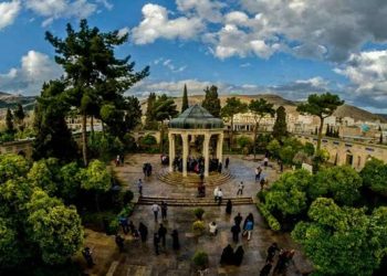 ۲۰ مهر؛ روز بزرگداشت حافظ، شاعر عشق، رندی و رازهای ناگفته